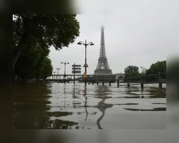 Museu do Louvre vai fechar para retirar obras por risco de inundação