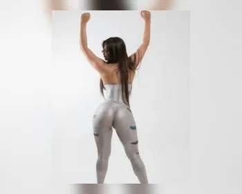 Suzy Cortez pinta o corpo em homenagem sexy à Olimpíada
