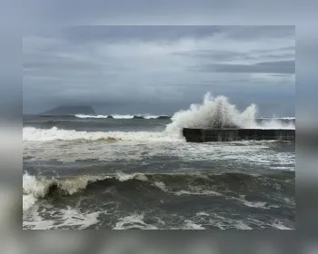 Tufão Mitag se aproxima de ilhas no sul do Japão com ventos de 114 km