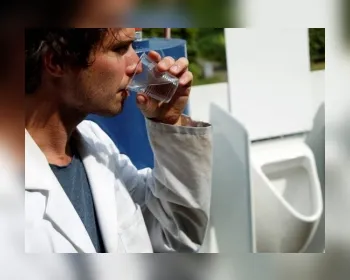 Cientistas belgas criam máquina que converte urina em água potável