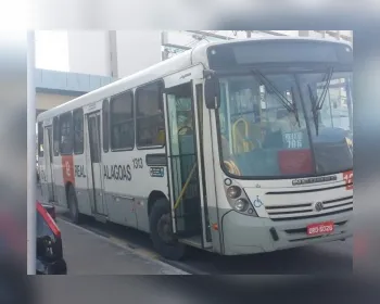 Bandidos armados invadem ônibus e assaltam passageiros na Mangabeiras 
