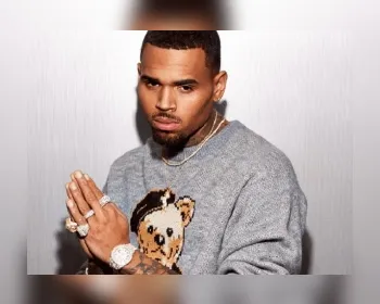 Chris Brown é preso após ameaçar mulher com arma, diz site