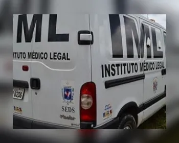 Veículo do IML capota no Benedito Bentes e funcionários ficam feridos 