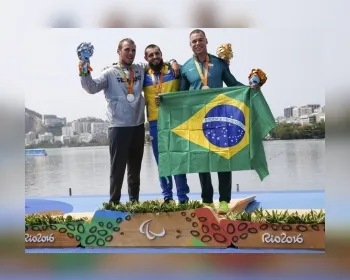 Cheirinho de bronze! Caio Ribeiro leva medalha inédita na canoagem no Rio