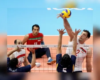 Gigante de 2,46m leva Irã ao ouro no vôlei sentado da Paralimpíada do Rio