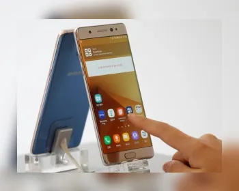 Samsung deve indenizar cliente por não consertar celular que estava na garantia
