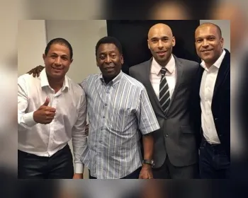 Após "deixar" Santos, Pelé se torna Presidente de Honra do Tricordiano