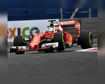 Vettel desbanca Hamilton por 0s004 e põe Ferrari na frente no 2º treino livre