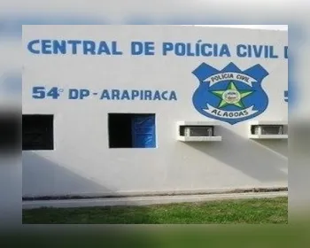 Homem é preso após arremessar peça de ciclomotor em policial em Arapiraca