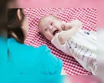 Brigadeiro do bem ajuda mãe a pagar tratamento de bebê com Down em SP