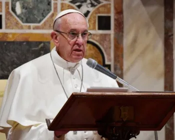Papa Francisco denuncia 'loucura homicida' do terrorismo jihadista