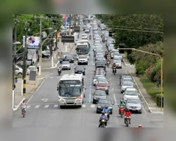 Aplicação de multa a pedestre e ciclista é suspensa pelo Denatran