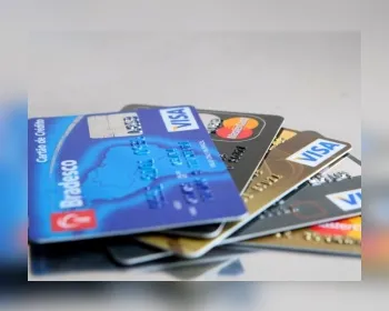 Senado aprova juro máximo de 30% ao ano para operações do cartão de crédito