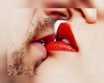 Solteiros revelam o que gostam e o que não gostam na hora de beijar