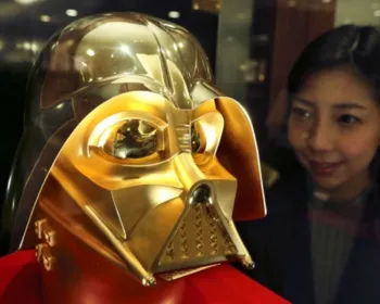 Joalheria de Tóquio lança máscara de Darth Vader feita de ouro
