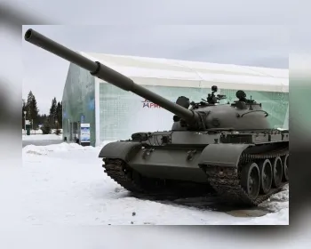 Russos vendem tanques de guerra pelo preço de carros esportivos