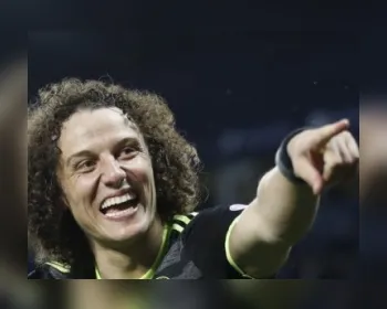 Em alta após título, David Luiz celebra convocação: "Amo jogar pelo meu país"