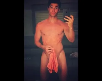 UAU! Ex ator de Glee posta nude e deixa fãs malucos