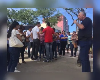 Servidores públicos de Maceió paralisam atividades nesta terça-feira