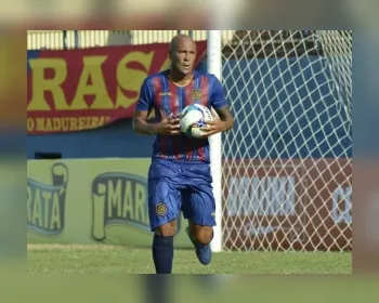 Atacante Souza "Caveirão" acerta com o Madureira para disputar a Copa Rio