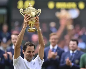 Federer conquista o octa e se isola como maior campeão de Wimbledon