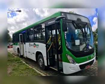Dupla assalta ônibus que fazia a linha Ipioca/Ponta Verde