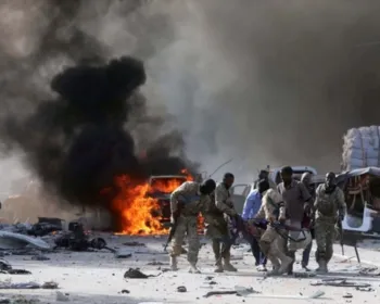 Sobe para 215 número de mortos em atentado com caminhões-bomba na Somália