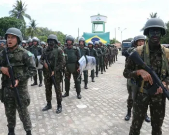 Com desfiles e homenagens, militares celebram centenário do Exército em Alagoas 