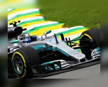 Hamilton bate, Bottas aproveita e anota pole no GP do Brasil. Massa larga em 9º