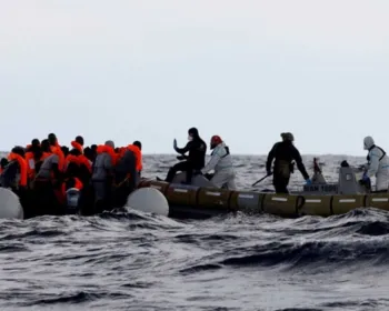 Barcos espanhóis resgatam mais de 650 imigrantes no litoral do país