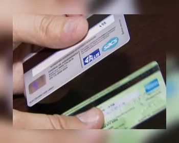 BC muda regra para taxa de câmbio para cartão de crédito no exterior 