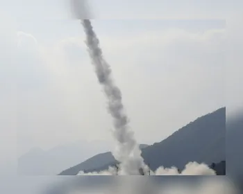 Japão lança menor foguete do mundo após tentativa fracassada