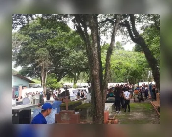 Vítima de acidente com lancha em Angra é sepultada em São José dos Campos, SP