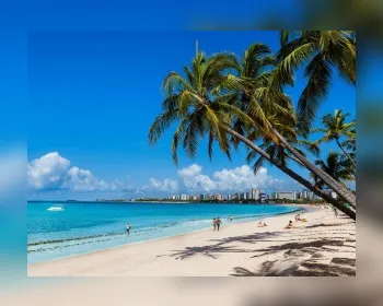 Mesmo na alta temporada, número de ocupações e voos caem em Alagoas