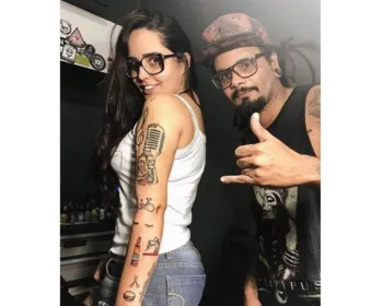 Ex-cantora gospel, Perlla radicaliza e enche o braço com várias tatuagens 