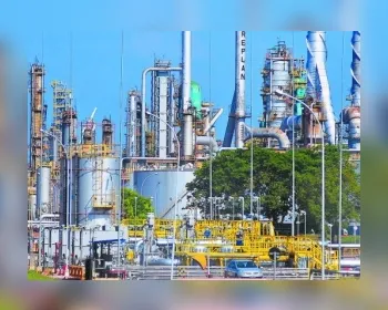 Ministérios defendem venda de refinarias após Congresso pedir bloqueio
