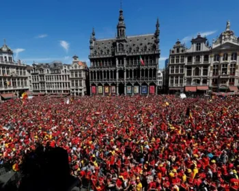 Bruxelas recebe seleção belga com festa após terceiro lugar