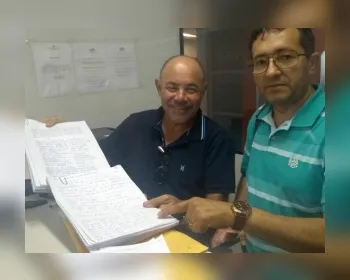 Moradores do Graciliano Ramos protocolam abaixo-assinado no Ministério Público