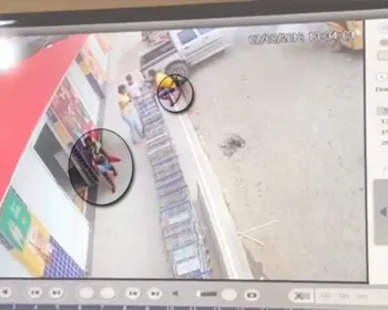 Vídeos mostram momento em que servidora pública é atingida por peça de ônibus
