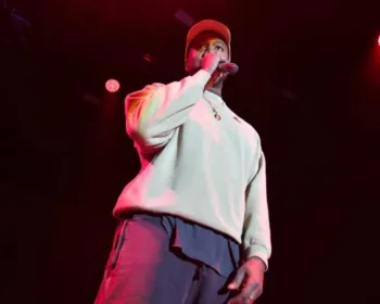 Kanye West suspenso do Twitter após fazer divulgação inesperada