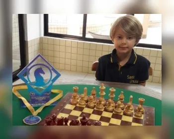 Alagoano de sete anos mostra que tem habilidade no xadrez