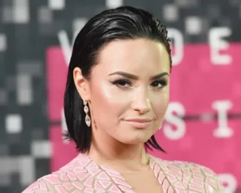 Demi Lovato vai cantar o hino nacional na final do Super Bowl