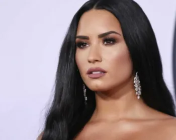 Demi Lovato deve ficar na clínica de reabilitação até 2019