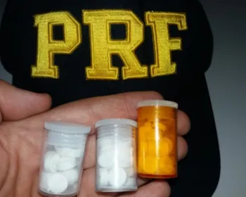 PRF apreende anfetaminas e prende caminhoneiro na BR-423, em Canapi