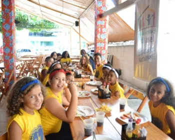 Restaurantes de Maceió promovem alimentação gratuita para crianças e adolescente