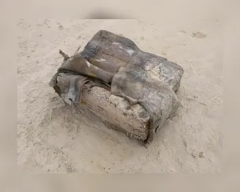 Pacotes achados em praias podem ser objetos usados para amenizar atracagem
