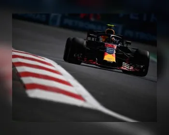 Absoluto, Verstappen repete desempenho da sexta-feira e lidera 3º treino livre 