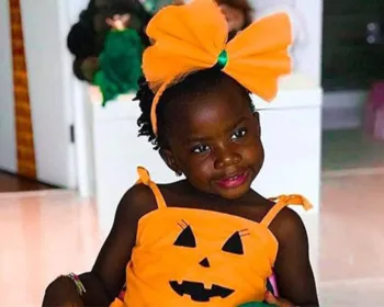 Titi encanta internautas fantasiada de abóbora para celebrar Halloween