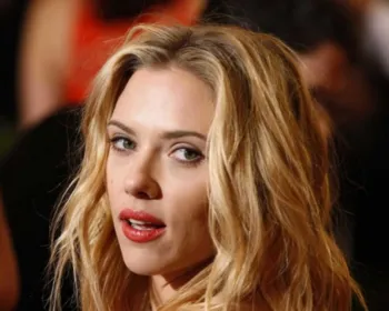 Scarlett Johansson desabafa sobre ver sua imagem usada em filmes pornôs