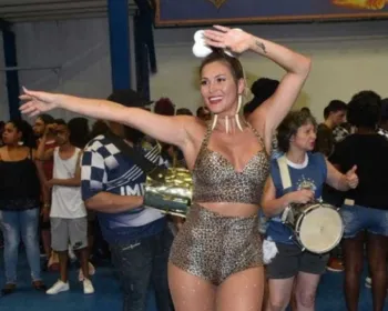 Lívia Andrade surge com look de Pedrita 'sexy' em ensaio de carnaval